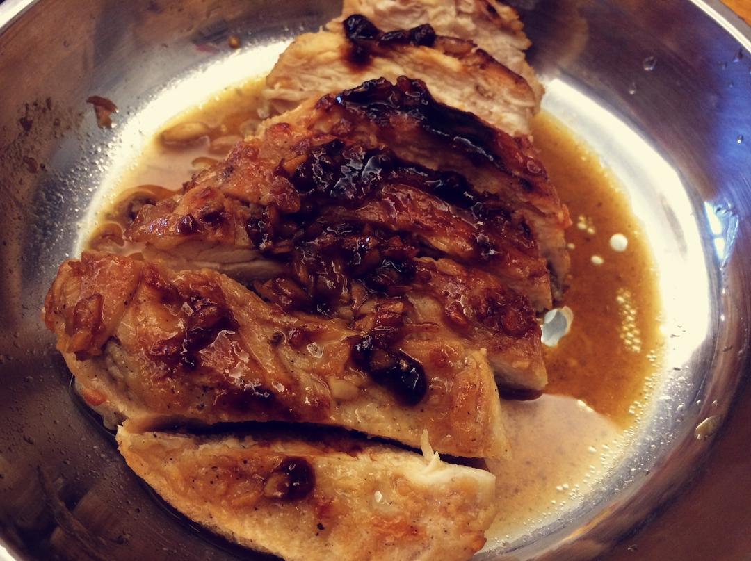 酷炫屌炸天好吃的煎鸡胸肉（香蒜蜂蜜煎鸡胸肉）