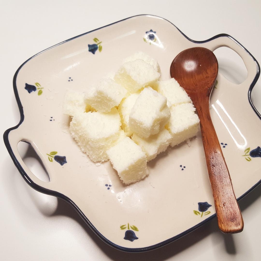 完胜85度C牛奶椰丝小方