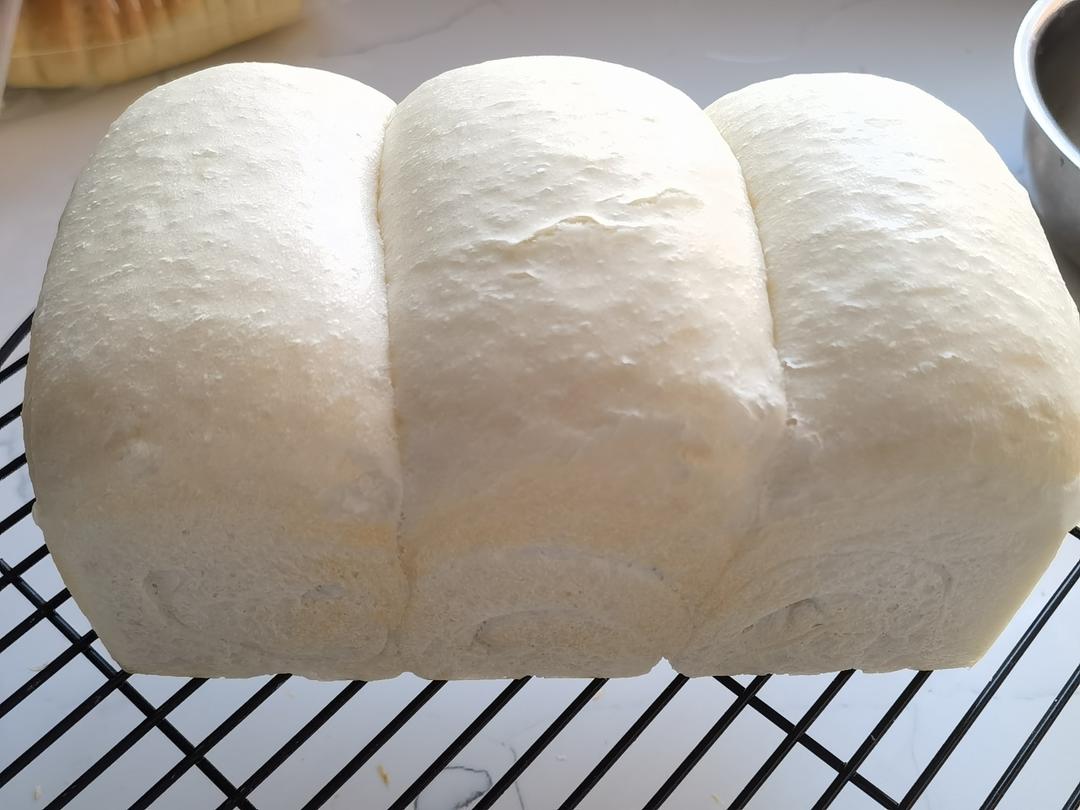 6%含糖量基础白吐司，怎么做都好吃。