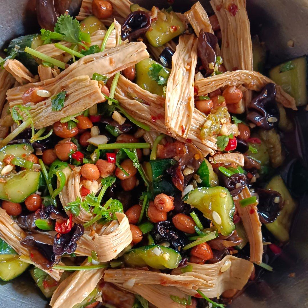 凉拌（腐竹木耳黄瓜）