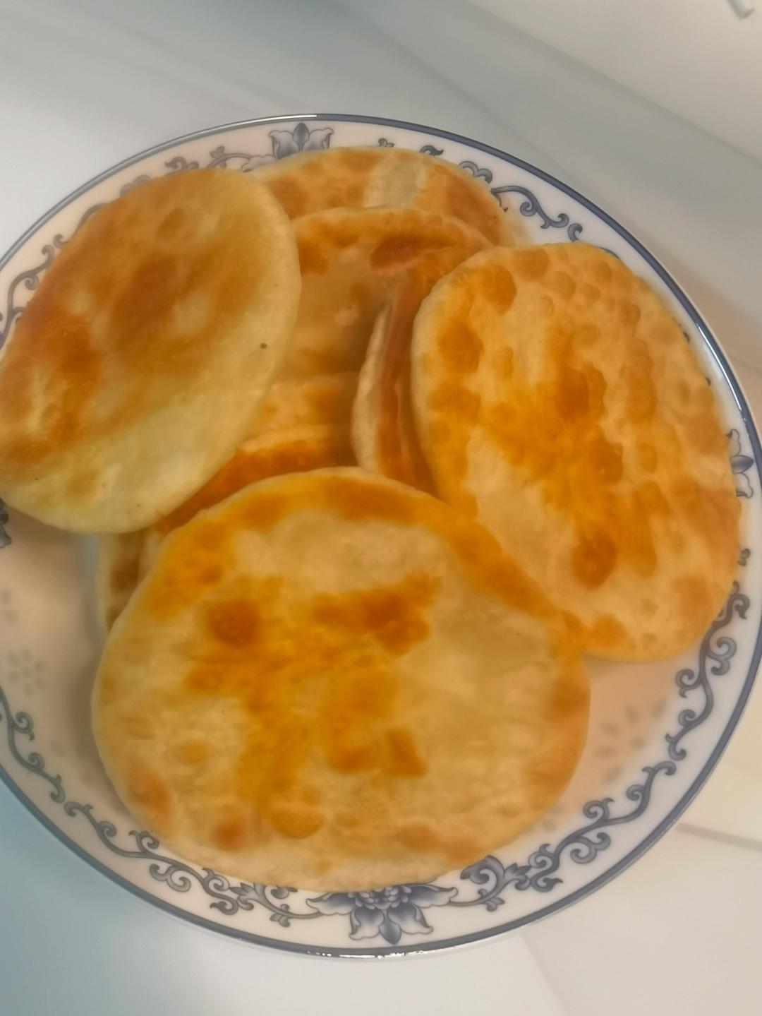 烫面小糖饼 柔软劲道 凉了也不硬 做法简单一看就会 附细节视频详解