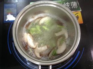 香菇菜心汤的做法 步骤2