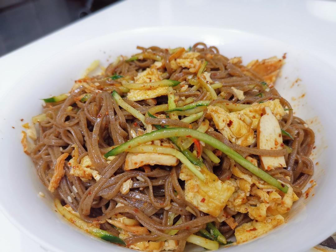 快手减脂餐❗️爆好吃的凉拌鸡丝荞麦面