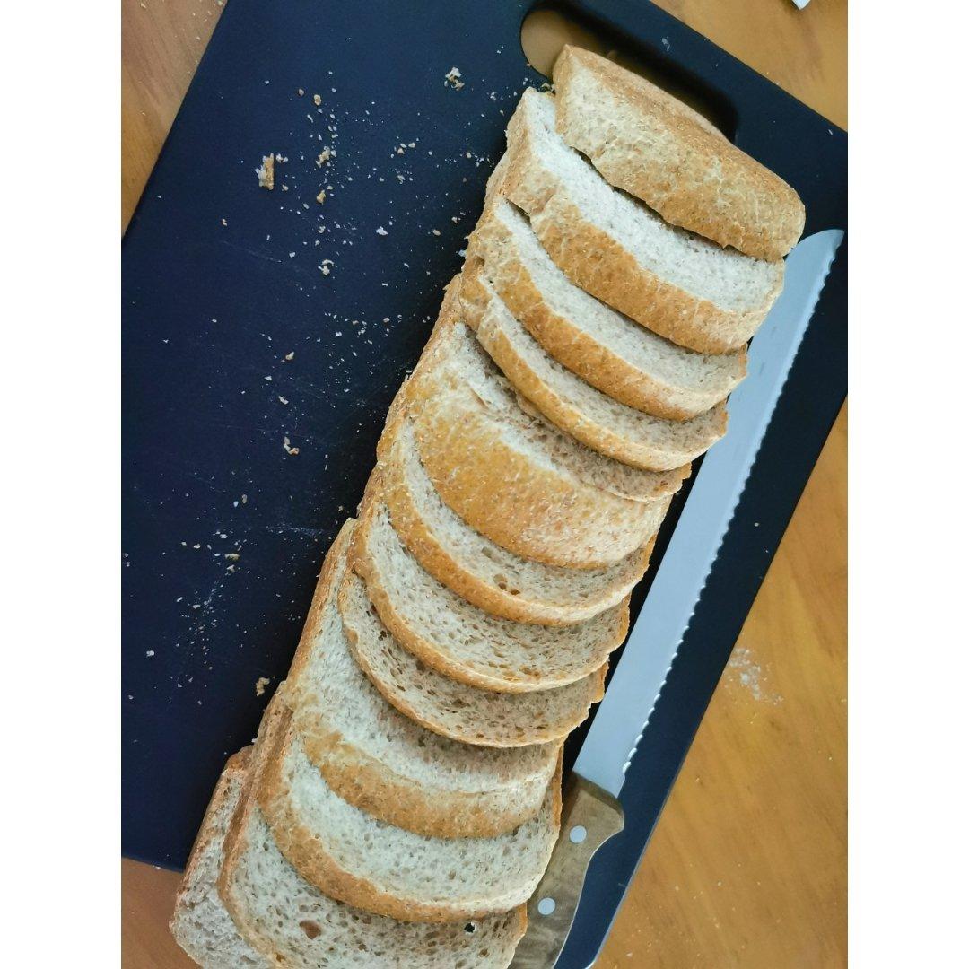 65%全麦吐司 王后粗麸/粗粒全麦粉 无奶低糖低油也可以很松软的粗粒全麦吐司
