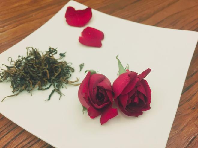 玫瑰红茶-鲜玫瑰版的做法