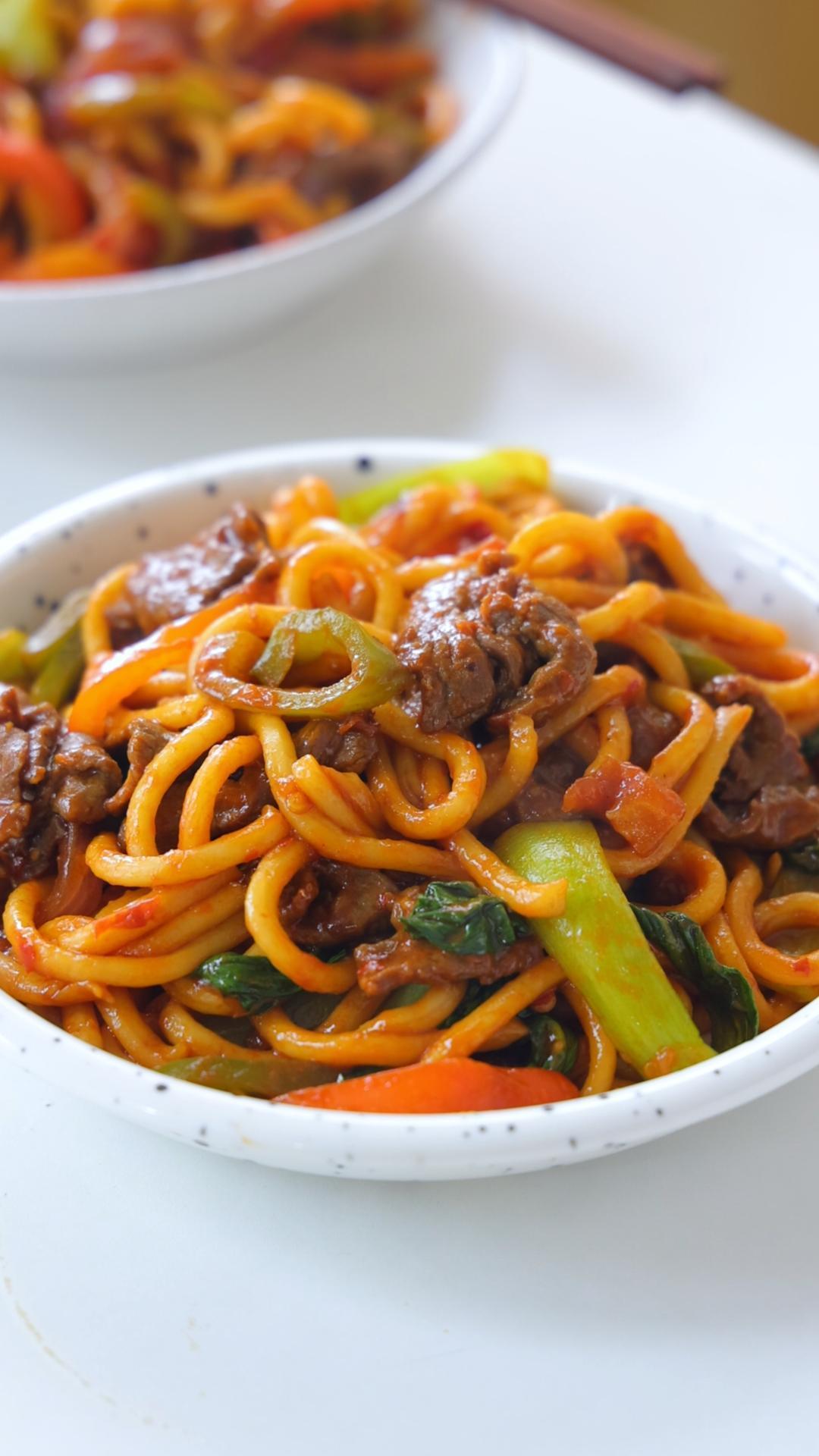 牛肉炒乌冬的做法