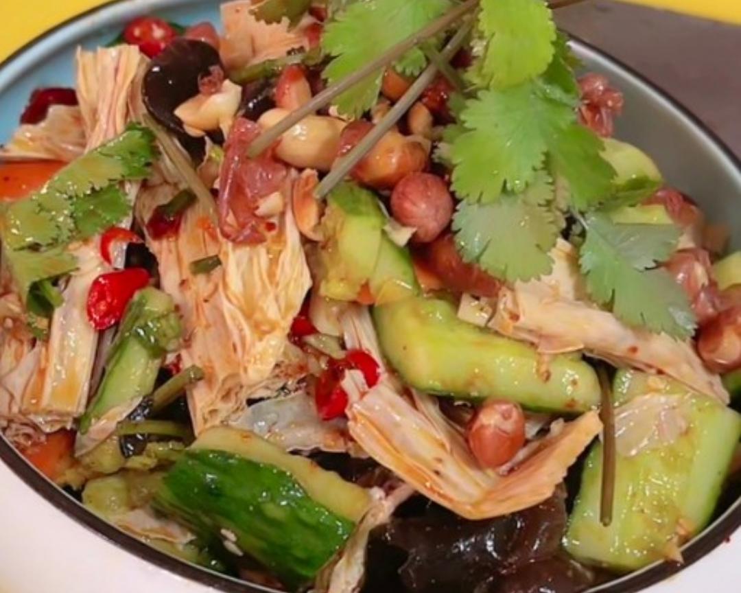 凉拌小菜(腐竹木耳)的做法