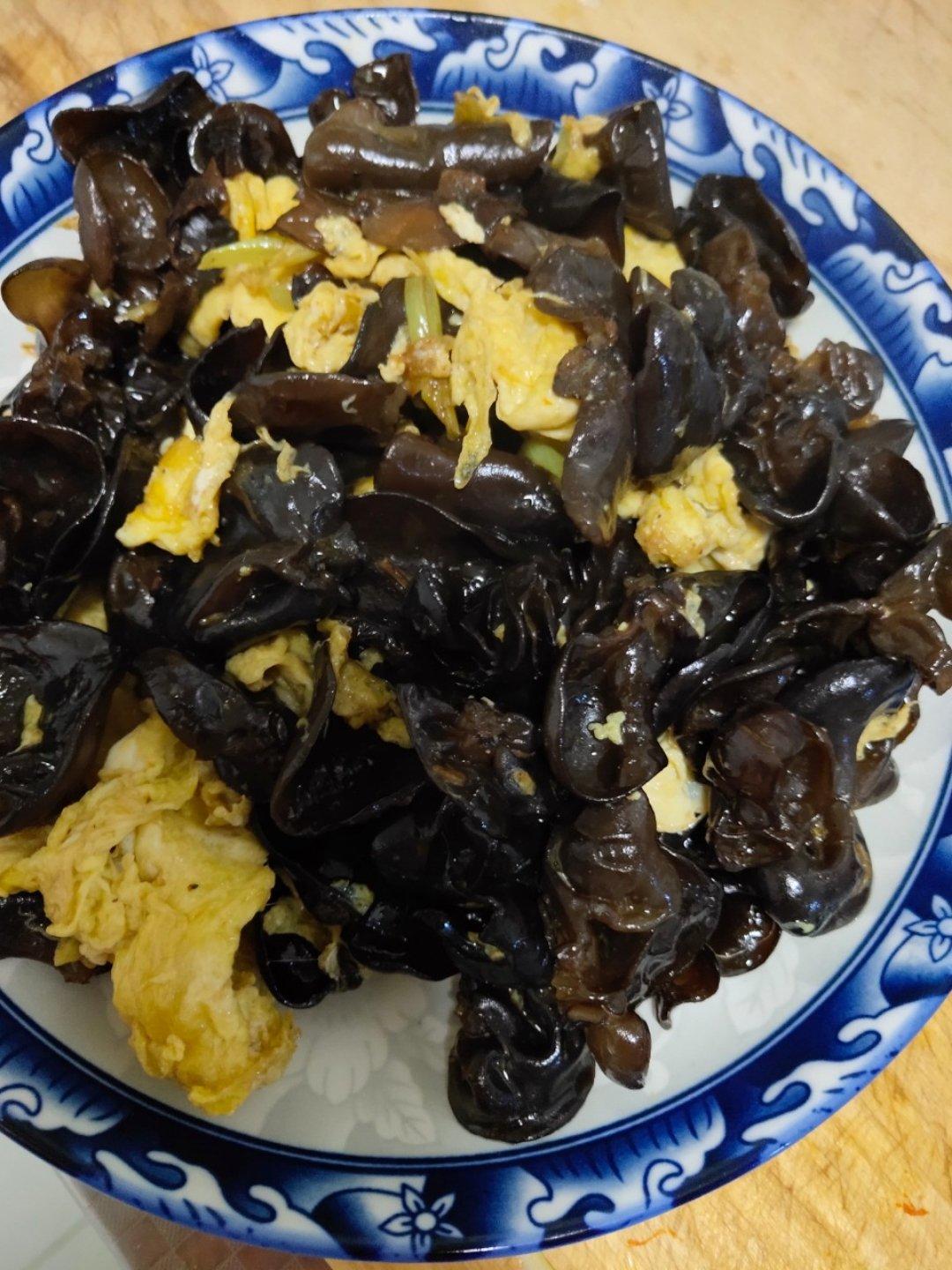 木耳炒鸡蛋