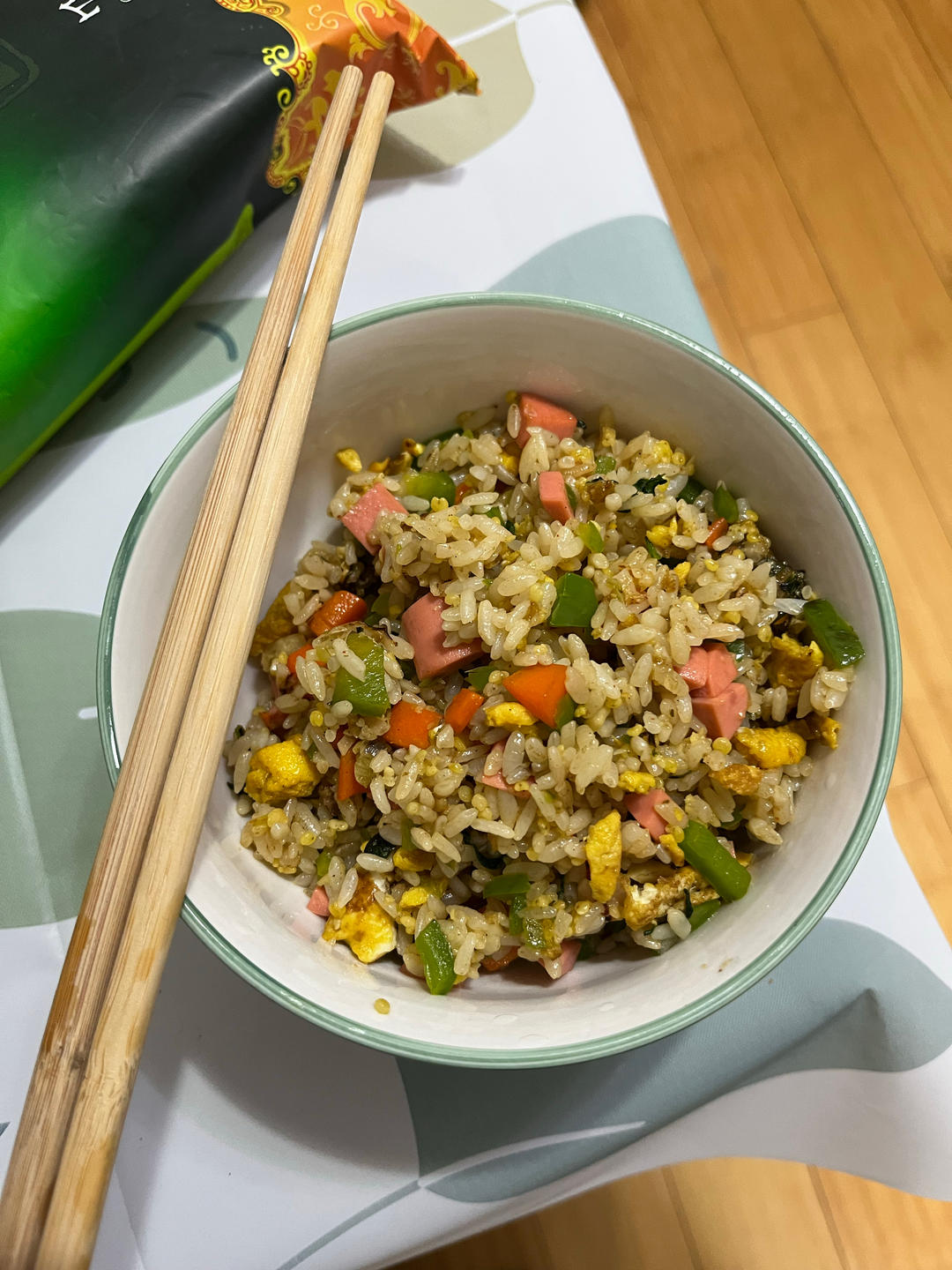 超级好吃的酱油火腿蛋炒饭！