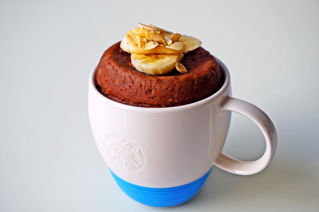 【巧克力榛子香蕉马克杯蛋糕[Chocolate，hazelnut & banana mug cake]的做法步骤图】墨迹流苏_下厨房
