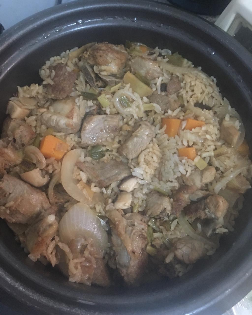 喷香排骨焖饭（爆好吃）
