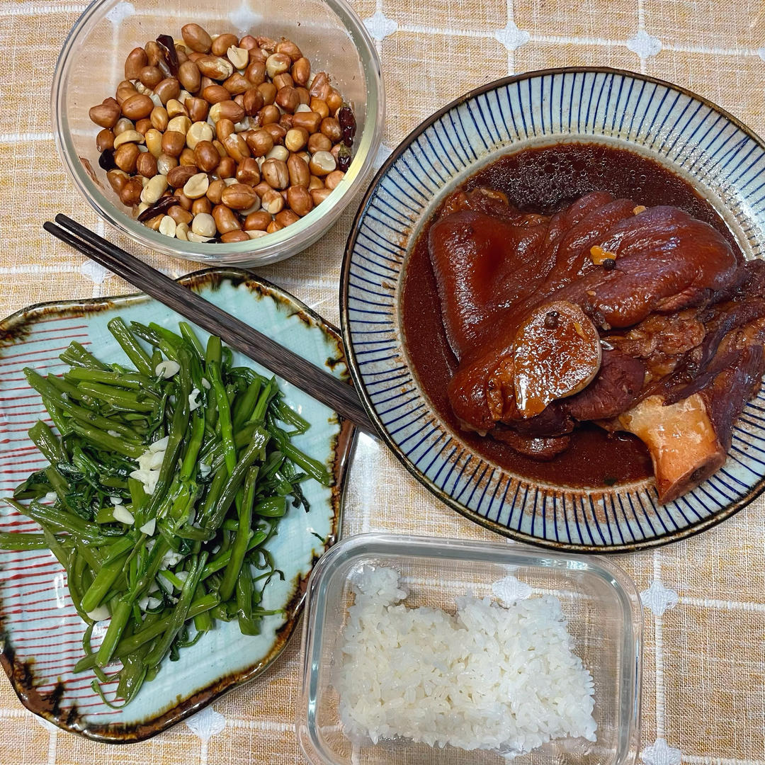 【红烧肘子】（家庭版卤蹄膀）