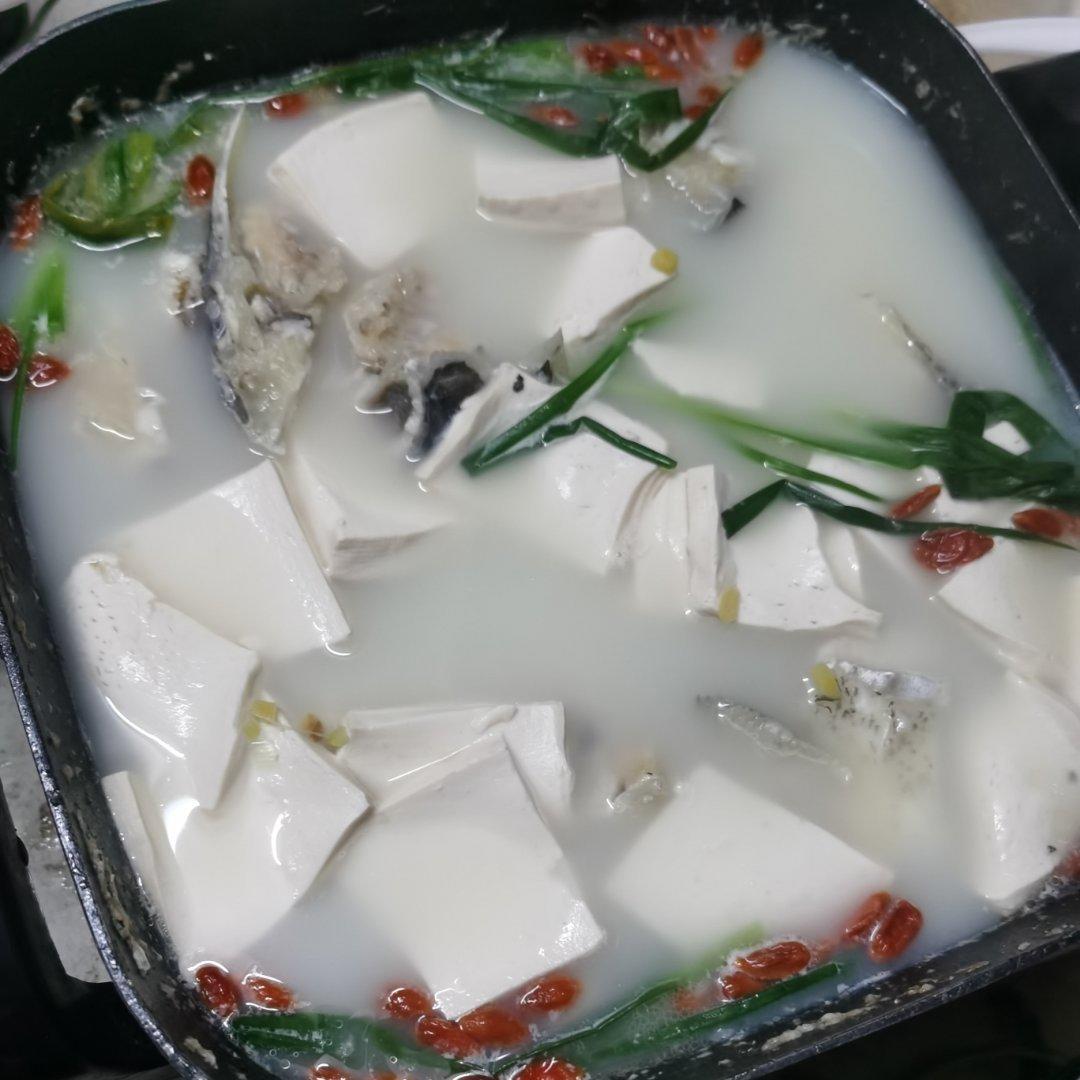 鱼头豆腐汤