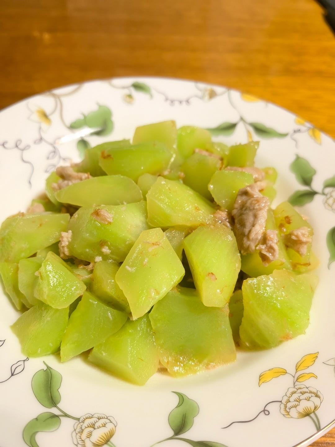 简单又好吃的莴笋炒肉