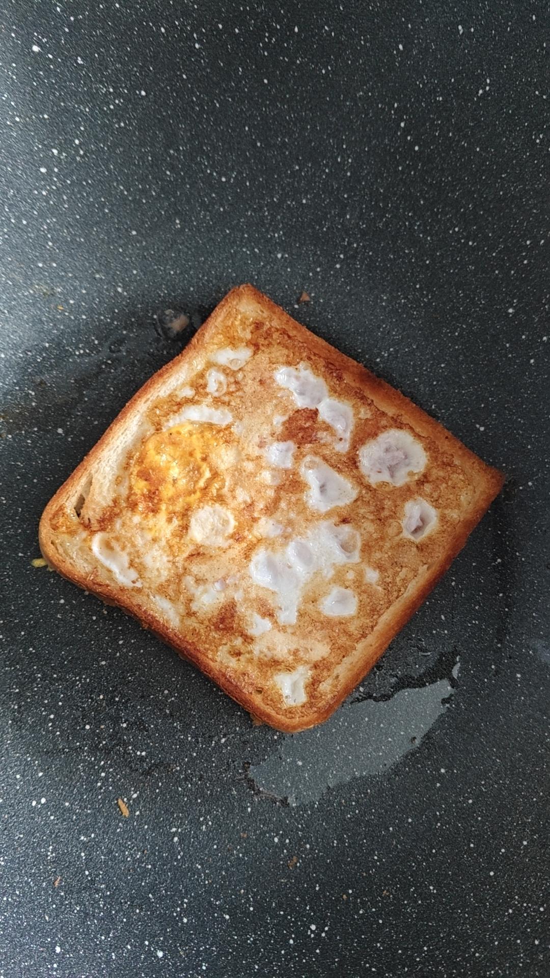 香肠鸡蛋吐司面包