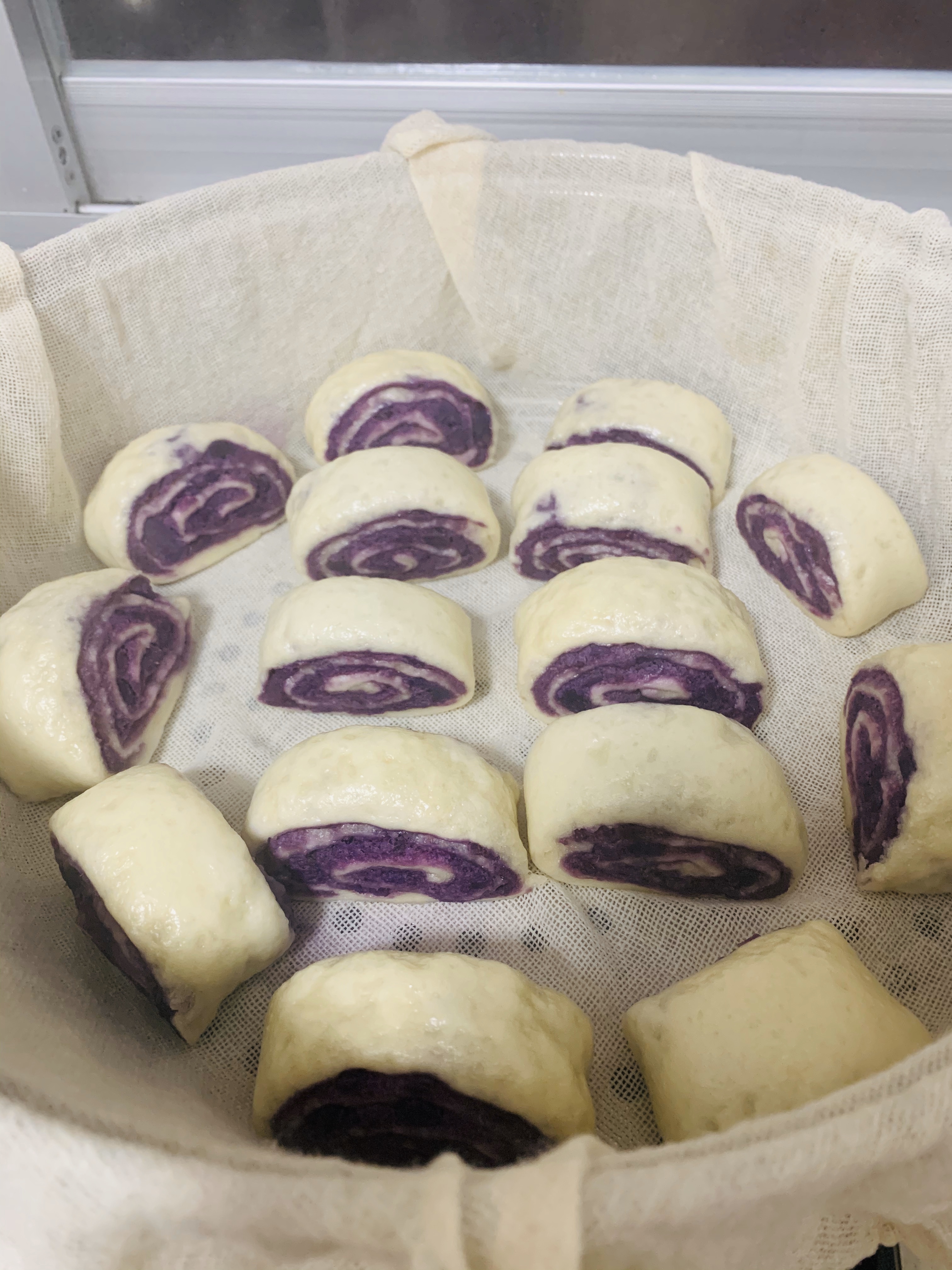 香甜软糯的紫薯花卷的做法 步骤8