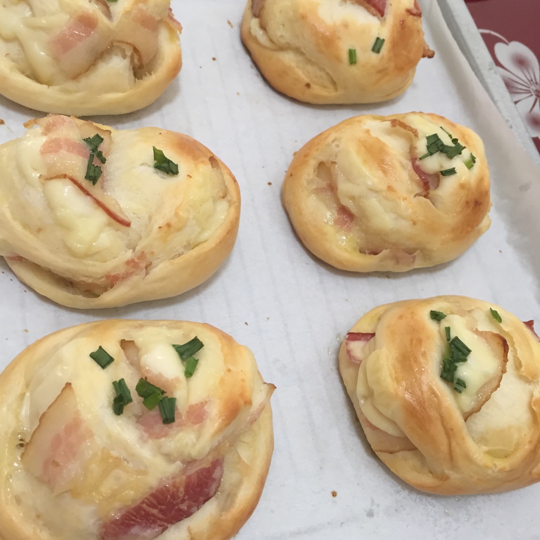 深受家人喜爱的松软面包——做法简单的汤种培根香葱面包