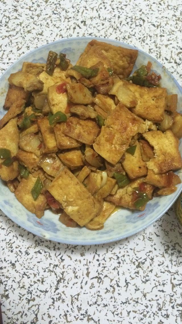 豆腐炒猪肉的做法