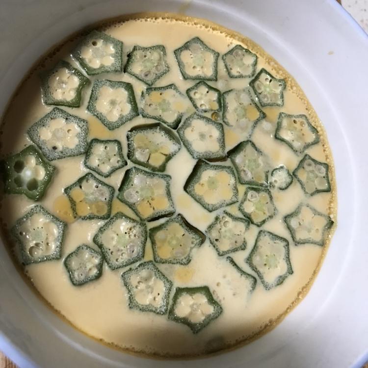 宝宝辅食～秋葵蒸蛋