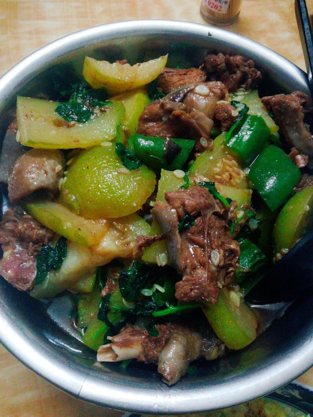 子姜焖鸭煲