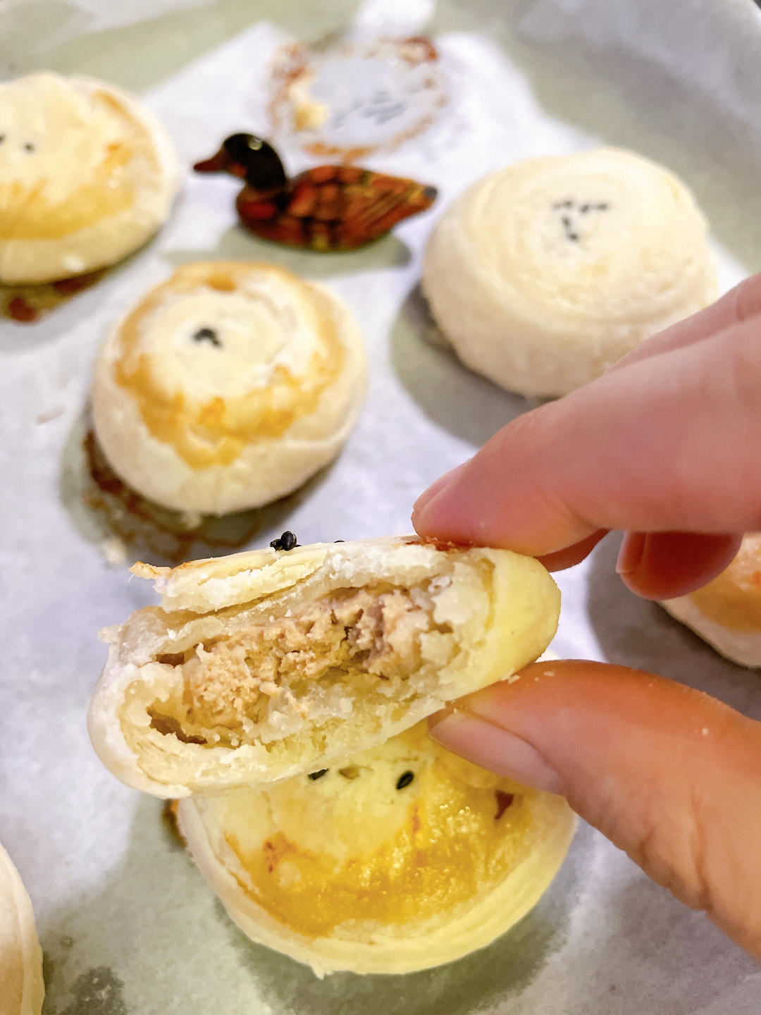 【鲜肉月饼】秋天的第一颗月饼，一口爆汁，酥香掉渣！