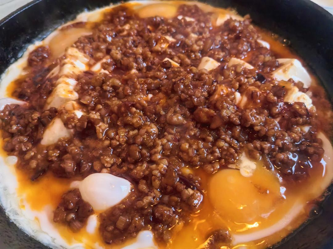 米村拌饭的石板鸡蛋和石板豆腐