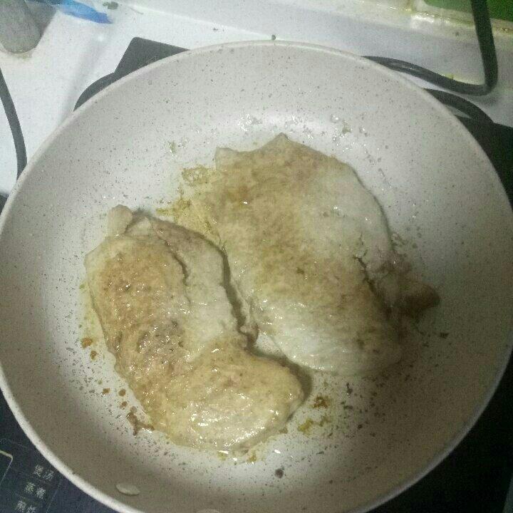 酷炫屌炸天好吃的煎鸡胸肉（香蒜蜂蜜煎鸡胸肉）