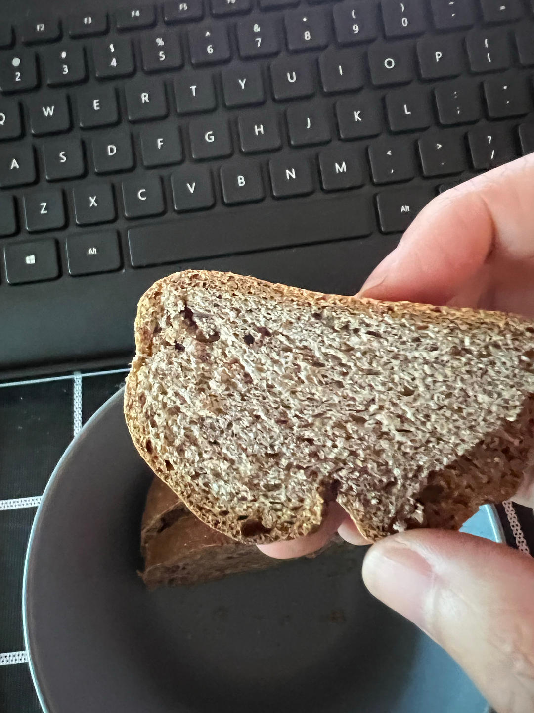 100%黑麦软欧包(免揉超快手)