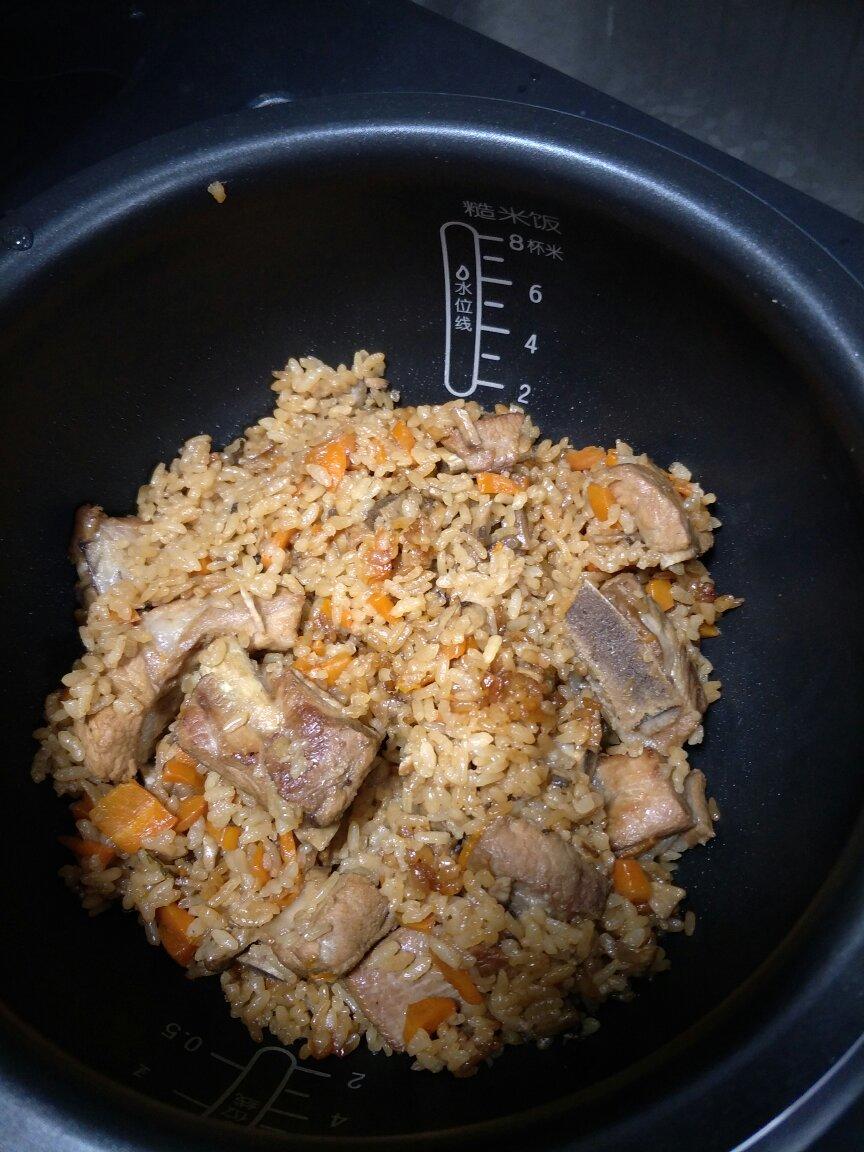 喷香排骨焖饭（爆好吃）