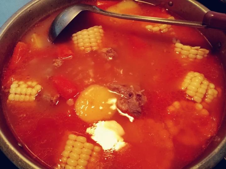 番茄土豆玉米排骨汤