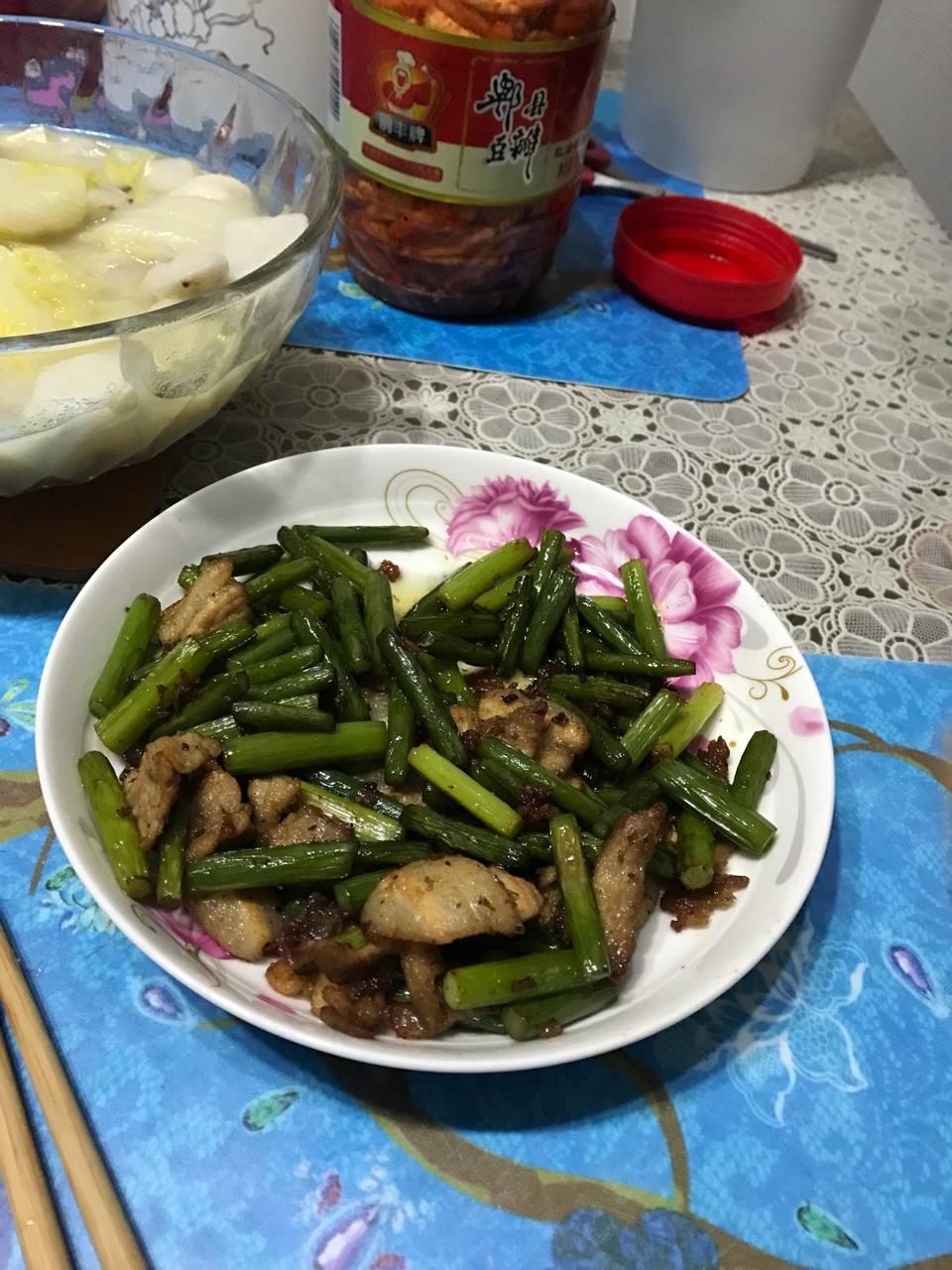 妈妈牌蒜薹炒肉