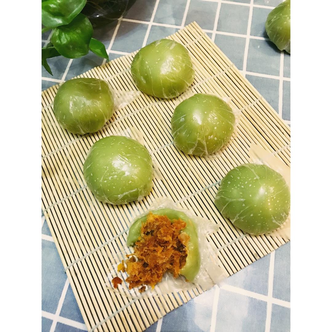 网红青团～～咸蛋黄肉松青团