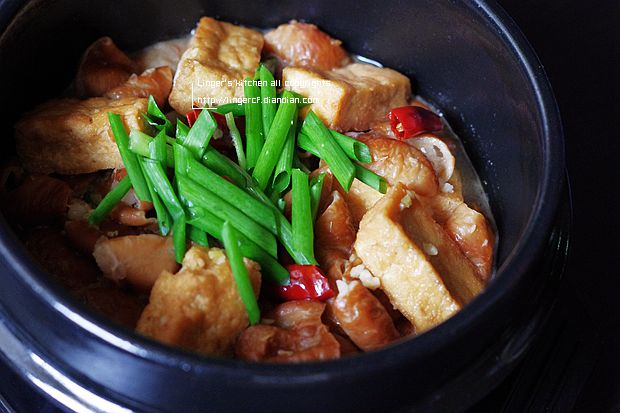 臭豆腐肥肠煲