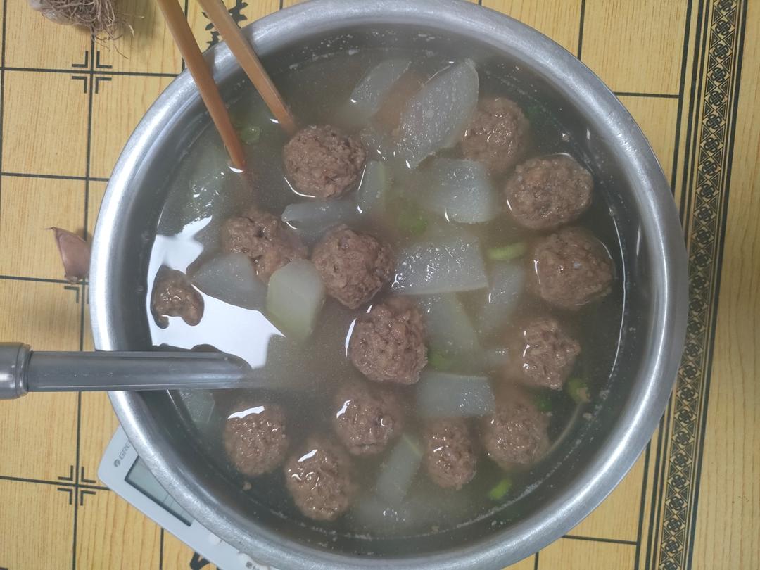 巨鲜美的冬瓜丸子汤
