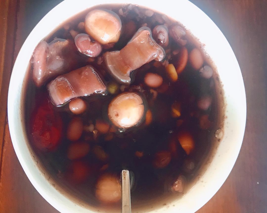 红豆黑米花胶糖的做法