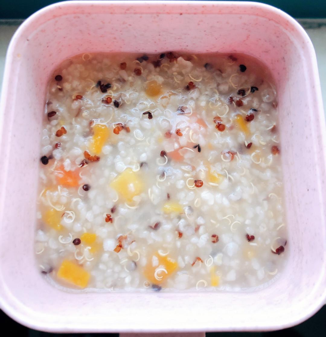 南瓜银耳藜麦粥