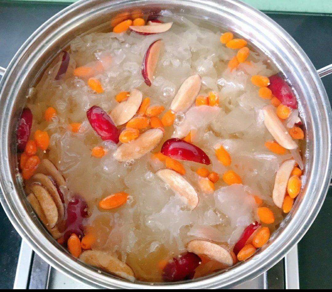 四季饮品――各种版本的莲子羹