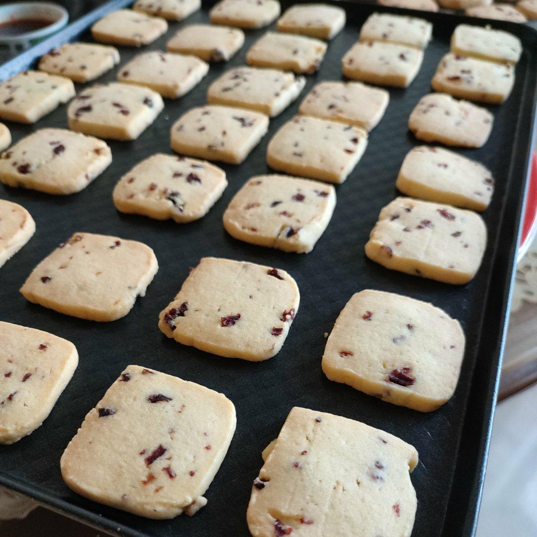奶香浓郁酸甜酥脆的蔓越莓黄油曲奇