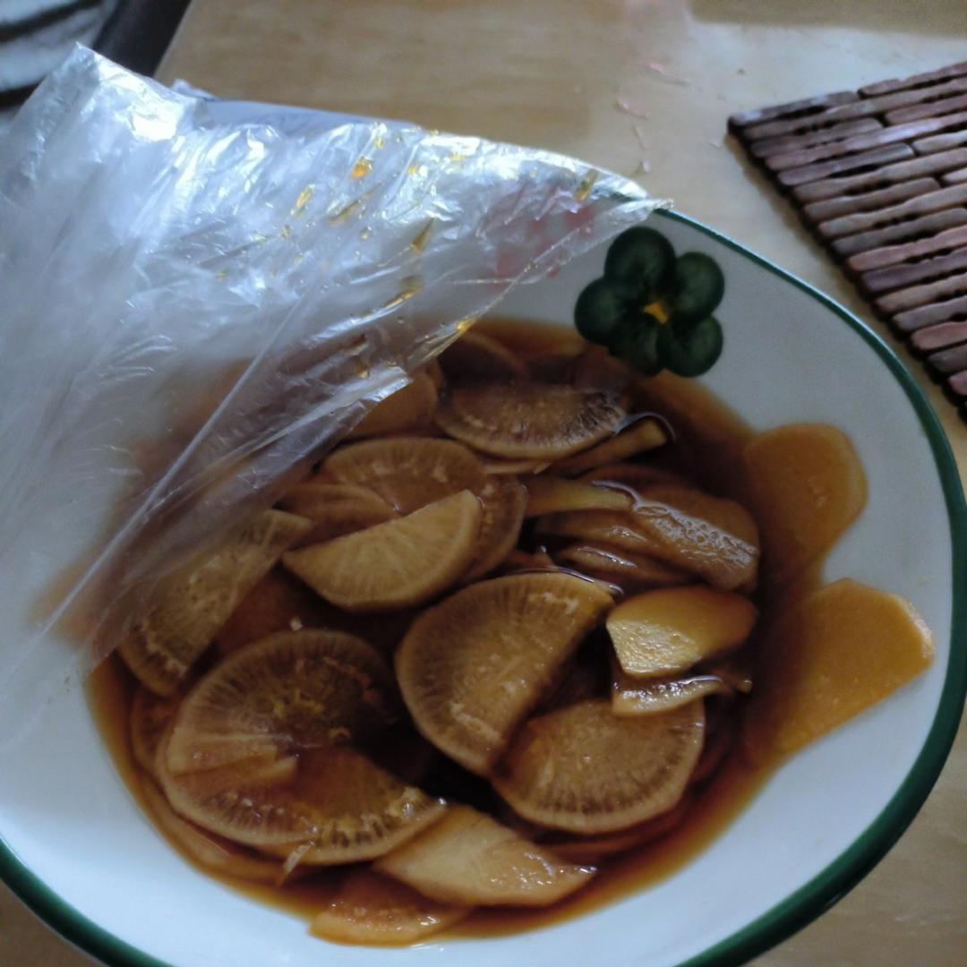 开胃爽口的小咸菜，脆爽萝卜夹