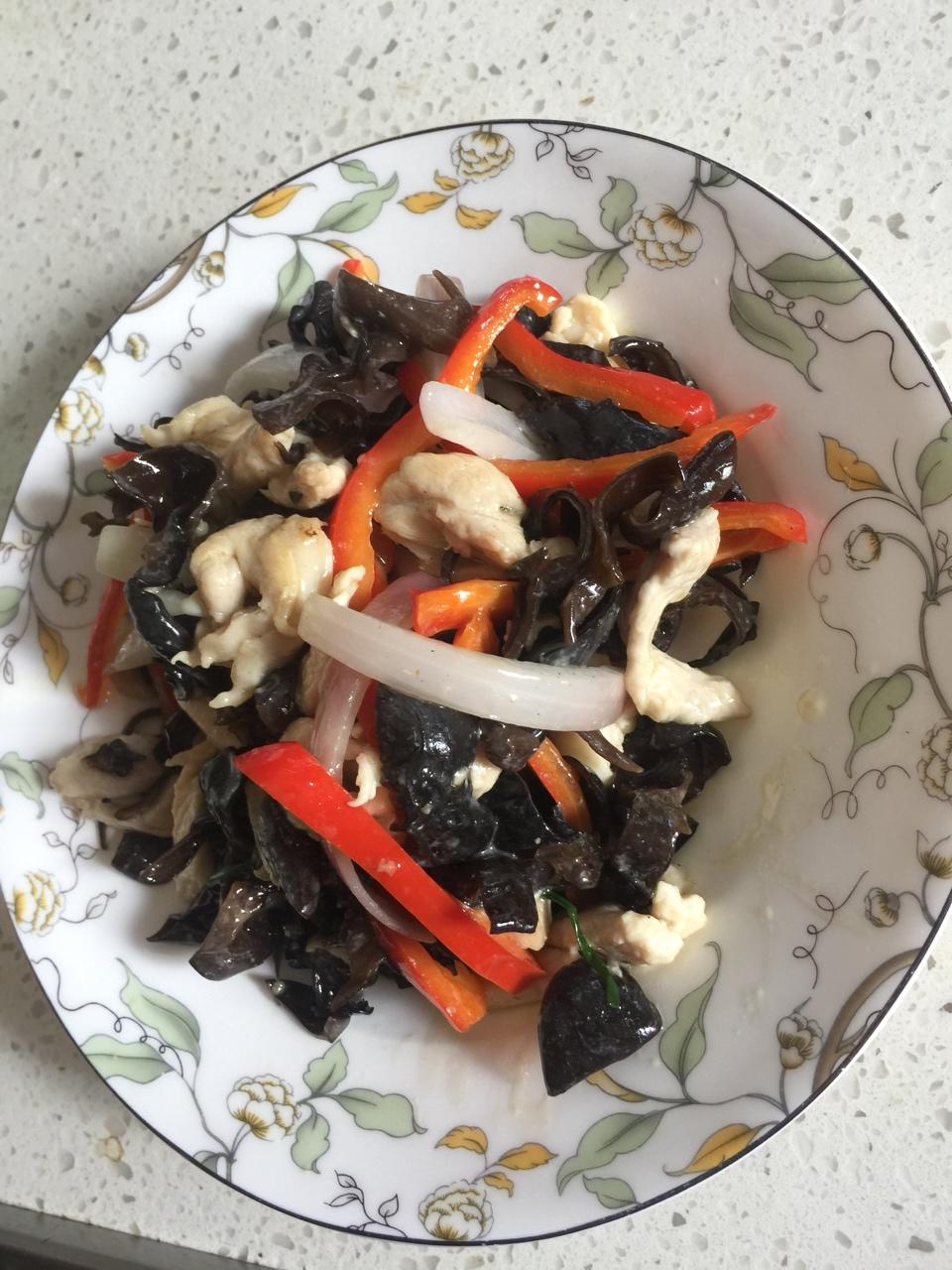 木耳青椒炒鸡丝