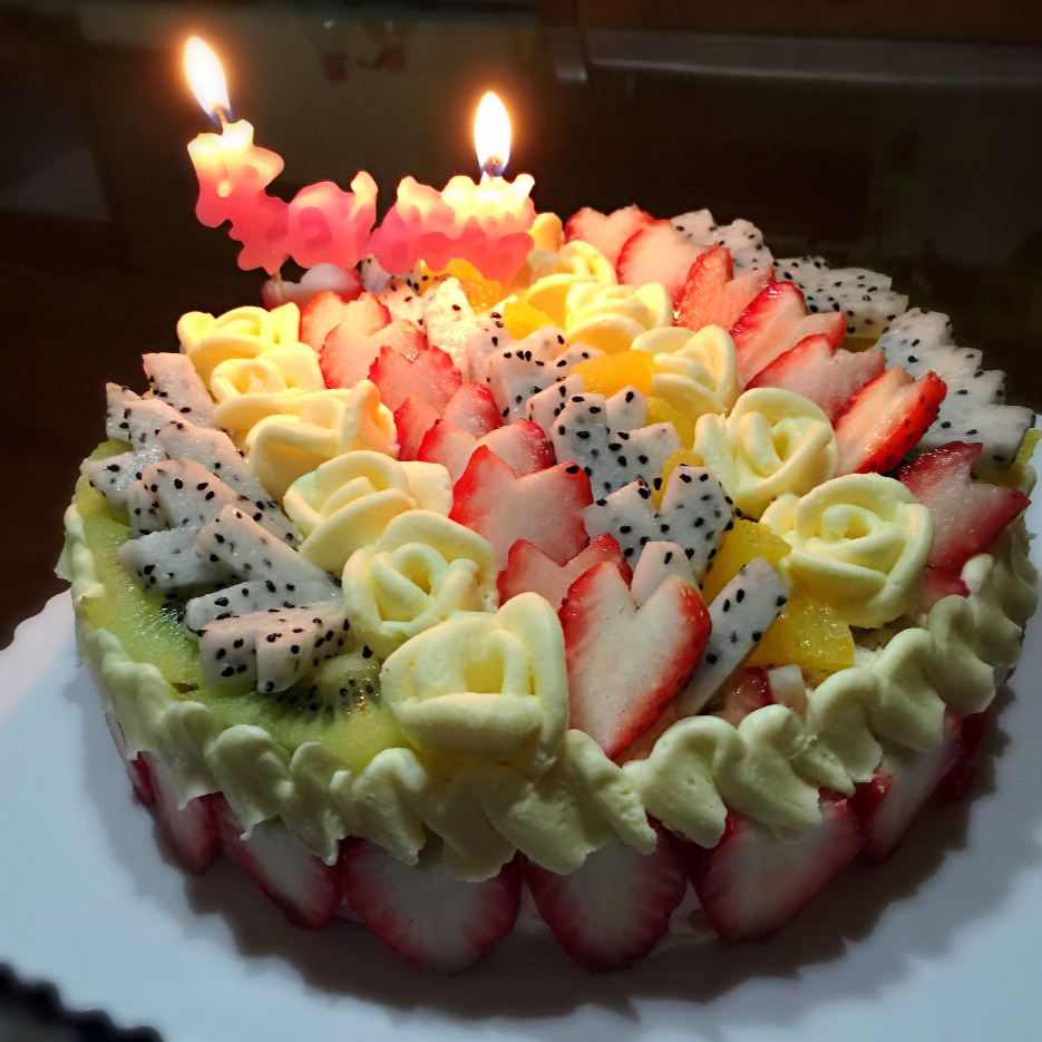 小风柔做的8寸水果生日蛋糕
