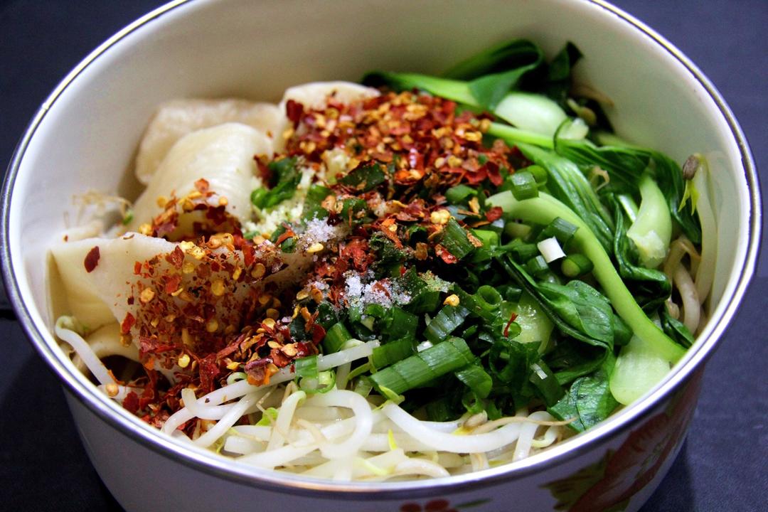 主食 油泼扯面【曼食慢语】 aster_928做的油泼扯面【曼食慢语】