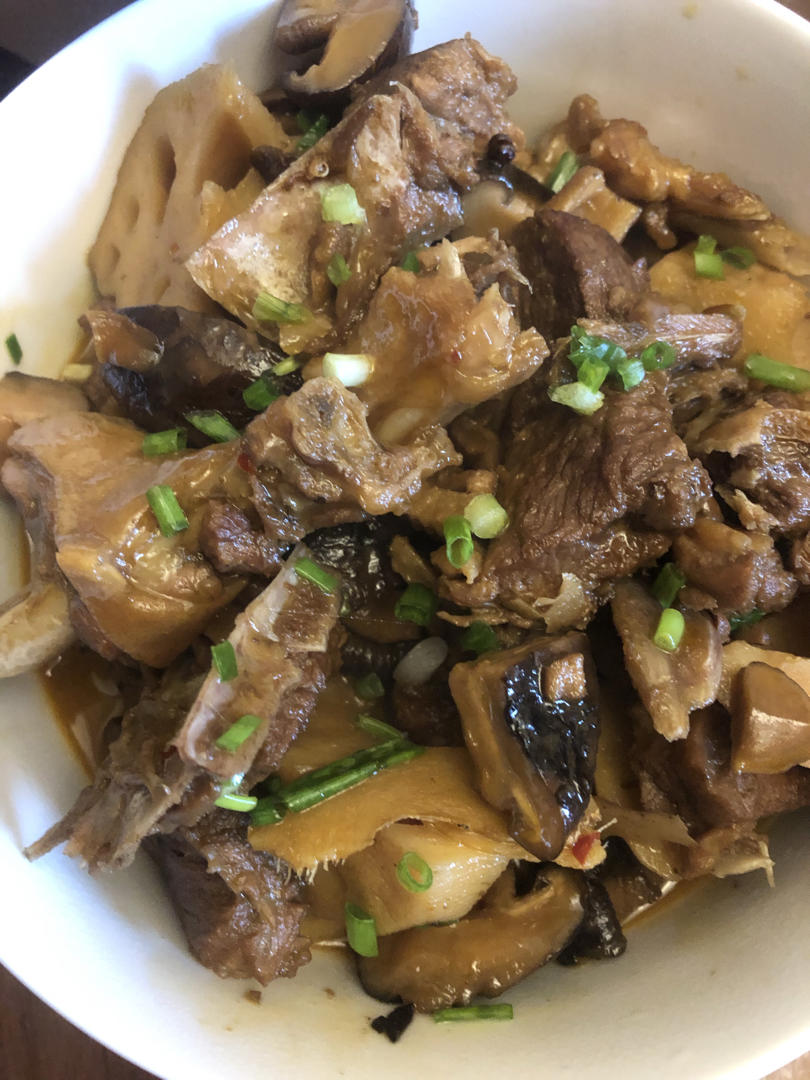 香菇烧鸭肉