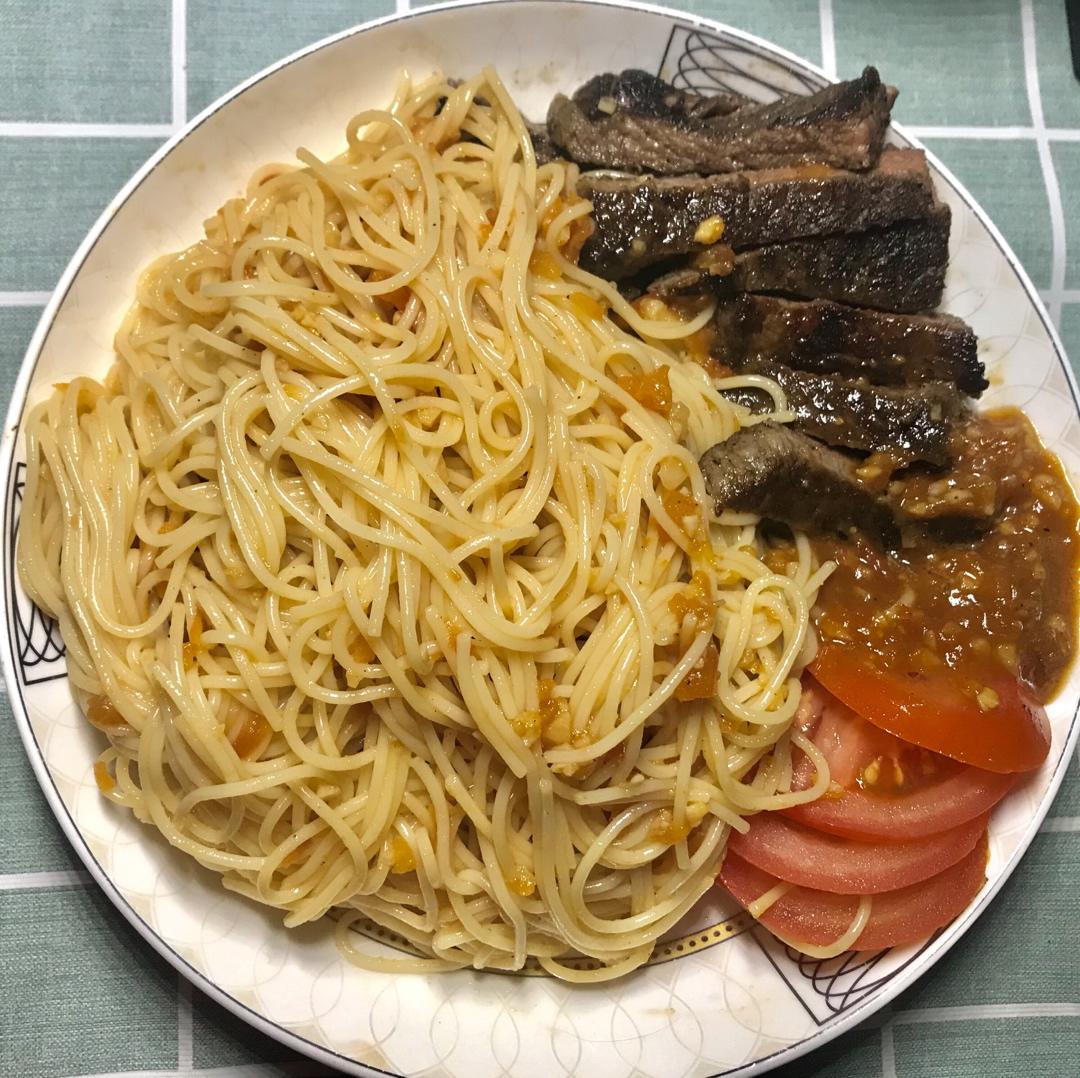 番茄肉酱意大利面