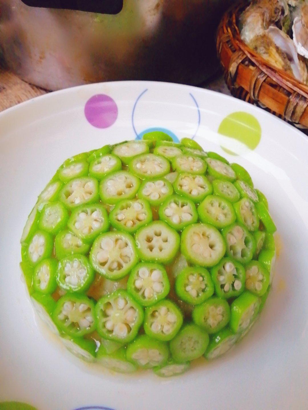 这绝对是秋葵颜值最高的做法，好看又好吃，端上桌最先光盘