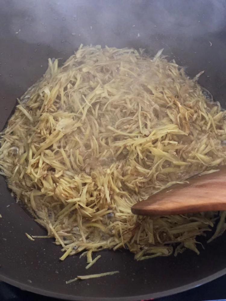 龙眼干炒生姜的做法