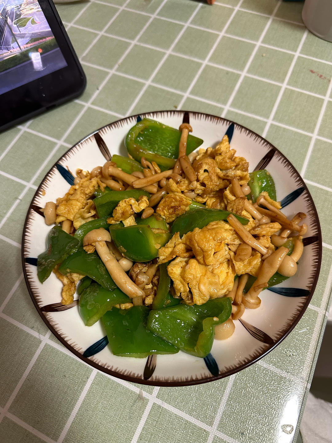 白玉菇炒鸡蛋