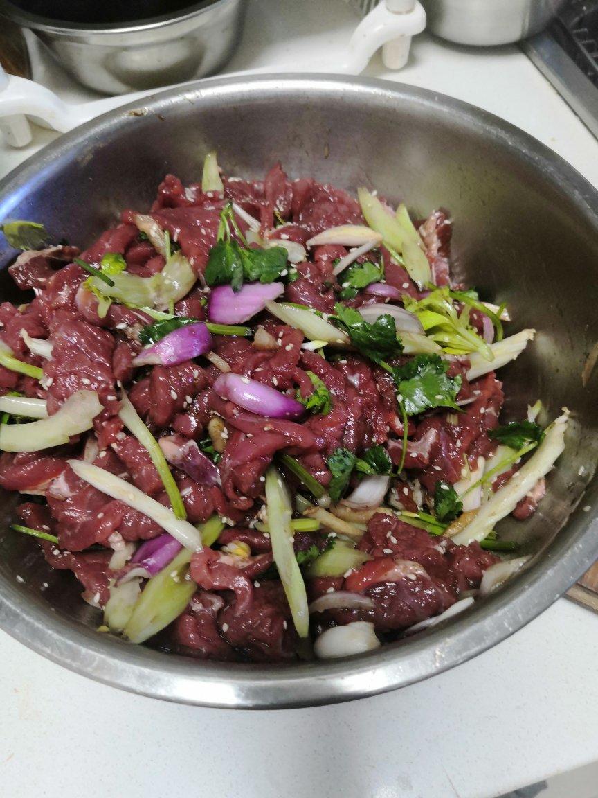 烤牛肉（拌牛肉）