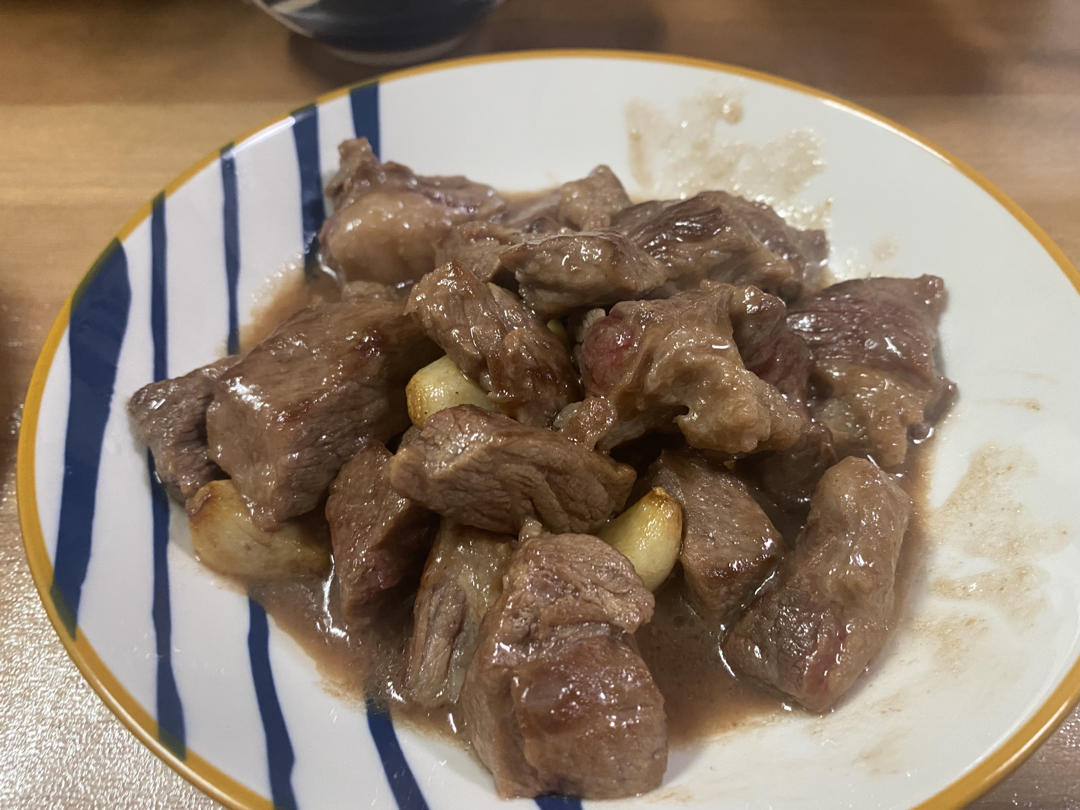金蒜牛肉粒
