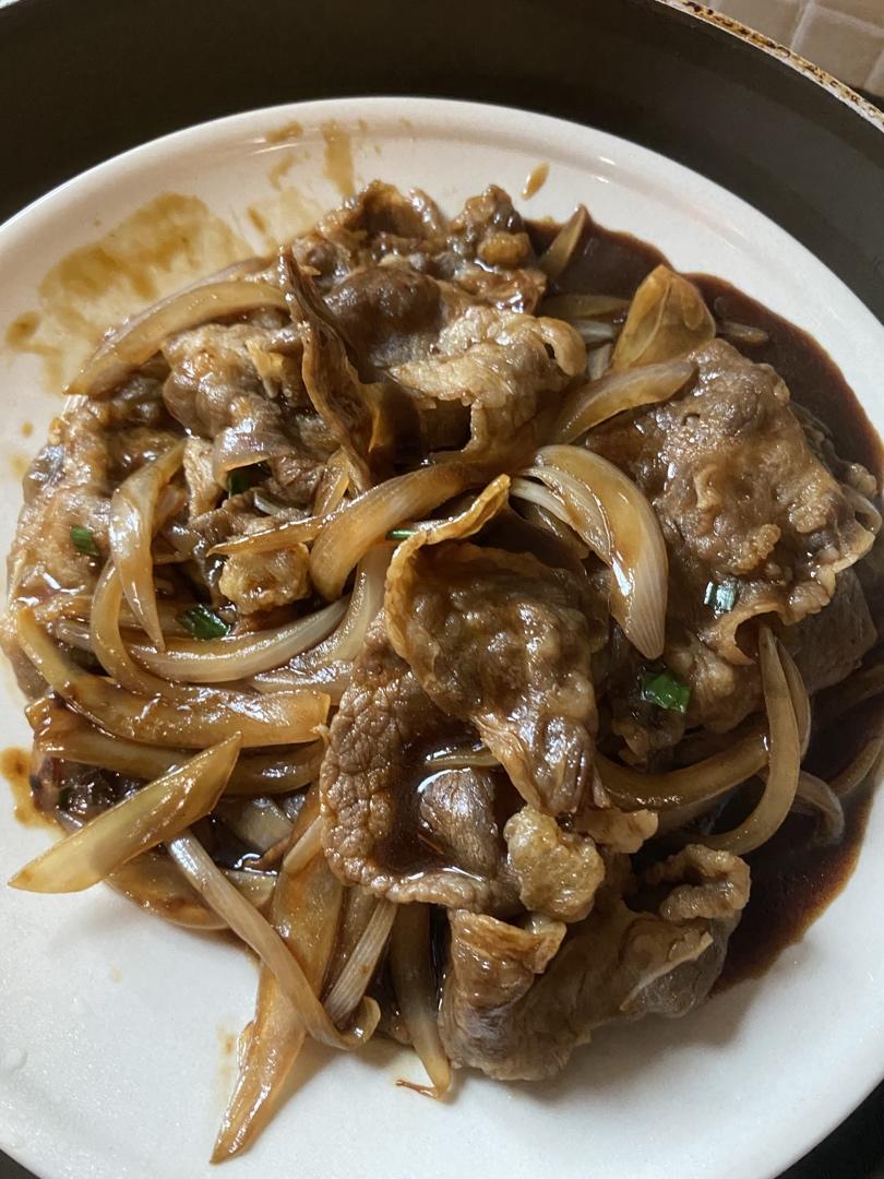 好吃到舔盘的秘制洋葱炒肥牛卷！拌饭巨香